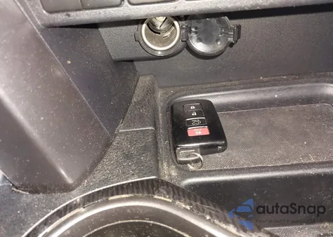 2018 Toyota Rav4 Se z USA, uszkodzony, nr VIN JTMJFREV1JJ743094